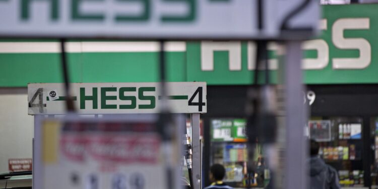 Chevron conclui a compra da Hess por US$ 53 bilhões
