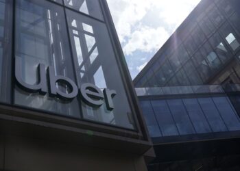 Uber aplica US$ 300 milhões na produtora de veículos elétricos Lucid