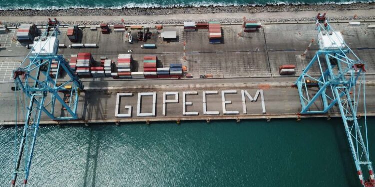 Complexo do Pecém renova pré-acordo com consórcio Stolthaven/GES para operação de amônia verde