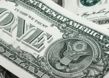 Com exceção do tarifaço, bolsa fica em alta e dólar atinge R$ 5,58