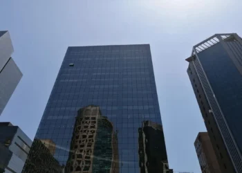 Fundo imobiliário registra queda durante AGE de fusão; IFIX encerra com leve desvalorização