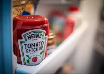 A Kraft Heinz está considerando a cisão de sua divisão de alimentos, que está avaliada em até R$ 20 bilhões