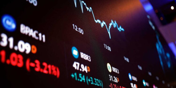 Itaú BBA aumenta a previsão do Ibovespa para 155 mil pontos até o final de 2025 e altera sua carteira de ações