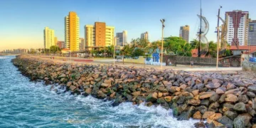 No primeiro semestre de 2025, Fortaleza recebeu 2,1 milhões de visitantes e arrecadou R$ 13 bilhões