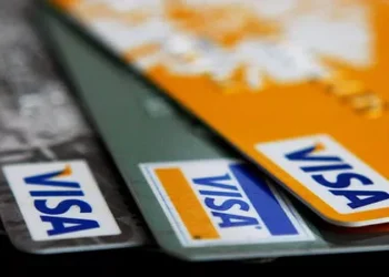 Visa se destaca em lucro e vendas, impulsionada pela resistência nos gastos dos consumidores