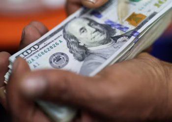 Com maior probabilidade de redução de juros nos Estados Unidos, o dólar despenca para R$ 5,50