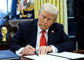 Trump afirma que a Intel concordou com um acordo que permitirá aos EUA possuírem 10% da empresa