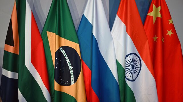 BRICS cria sistema de pagamento mundial baseado no Pix para diminuir a dependência do dólar