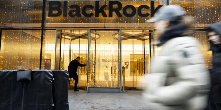 BlackRock atinge recorde histórico com US$ 12,5 trilhões em ativos sob gestão