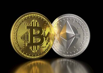 Bitcoin (BTC) perde valor e registra queda; Ethereum (ETH) apresenta alta e se aproxima de recorde