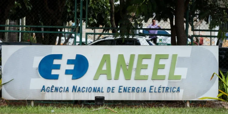 Aneel aumenta previsão e tarifas de energia podem crescer 6,3%