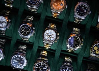 Em tempos incertos, relógios usados da Rolex e Patek Philippe lideram retomada do mercado de luxo