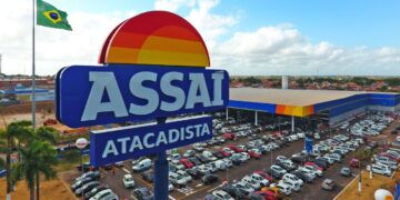 Fundo imobiliário negocia a venda de dois imóveis do Assaí por R$ 158 milhões; confira os detalhes