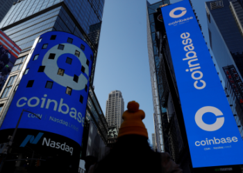 Coinbase anuncia um investimento de R$ 12 bilhões em Bitcoin, ultrapassando as reservas da Tesla