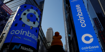 Coinbase anuncia um investimento de R$ 12 bilhões em Bitcoin, ultrapassando as reservas da Tesla