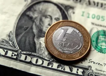 Após a decisão de Dino, o dólar atinge R$ 5,50 e a bolsa registra uma queda de 2,1%