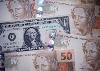 Dólar encerra a semana em baixa, com cotação abaixo de R$ 5,40; Ibovespa registra leve valorização no mesmo período