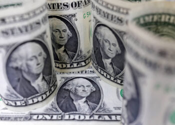 Após os dados reforçarem as expectativas de redução da taxa de juros nos Estados Unidos, o dólar encerrou o dia cotado abaixo de R$ 5,40