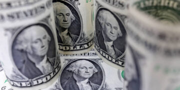 Após os dados reforçarem as expectativas de redução da taxa de juros nos Estados Unidos, o dólar encerrou o dia cotado abaixo de R$ 5,40