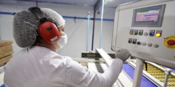 No segundo trimestre de 2025, a indústria cearense apresentou um crescimento superior à média do país