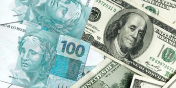 Em um dia sem compromissos na agenda e com julgamento em vista, o dólar encerra o dia estável, cotado a R$ 5,41