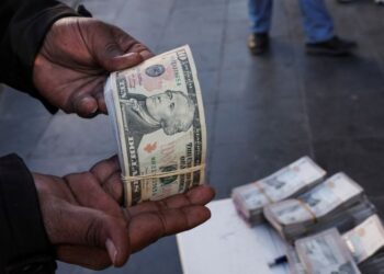 Após uma “ótima química” entre Trump e Lula, o dólar caiu para seu menor nível em 15 meses