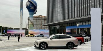 A GM irá concorrer com fabricantes chineses no setor automobilístico brasileiro, oferecendo um veículo elétrico proveniente da China