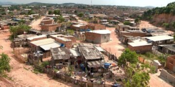 Entre 2022 e 2024, a região Nordeste se destaca como líder na redução da pobreza no Brasil