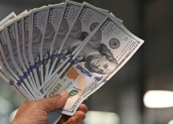 Dólar recua para R$ 5,45, em meio ao julgamento de Bolsonaro e após divulgação de dados de emprego nos EUA