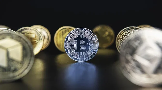 Bitcoin em perigo: suporte crucial entre US$ 107 mil e US$ 98 mil pode determinar o próximo período de alta
