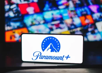 Com o suporte da família Ellison, a Paramount está se preparando para fazer uma proposta pela Warner Bros, segundo o jornal