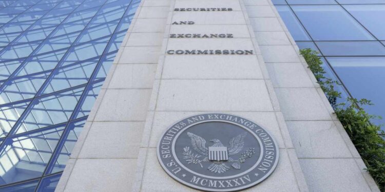 A SEC e a CFTC estão trabalhando para harmonizar as regulamentações relacionadas ao DeFi, contratos perpétuos e outros produtos cripto