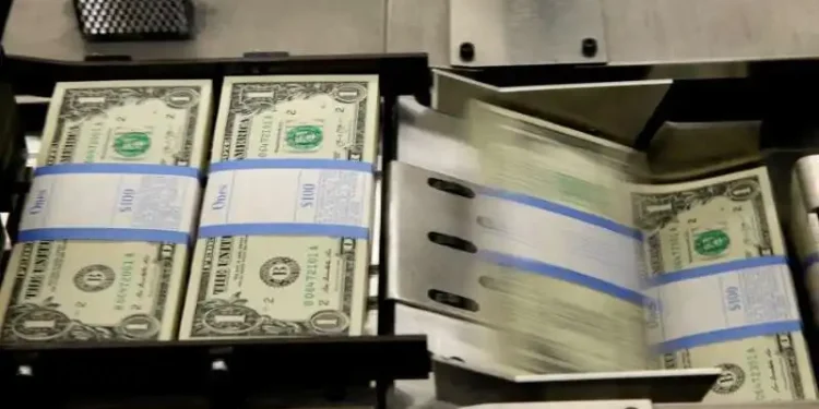 Na próxima segunda-feira, o Banco Central realizará dois leilões de dólar ao mesmo tempo