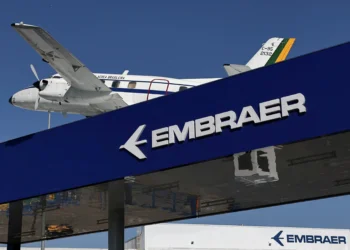 Embraer (EMBR3) alcança novo marco na carteira de pedidos do terceiro trimestre, e as ações sobem 5%