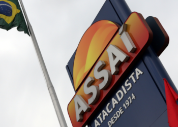CVM fecha contrato de R$ 719 mil com diretora de RI do Assaí