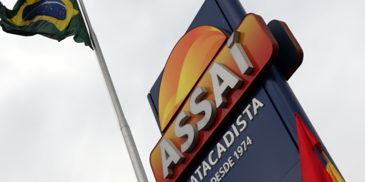 CVM fecha contrato de R$ 719 mil com diretora de RI do Assaí