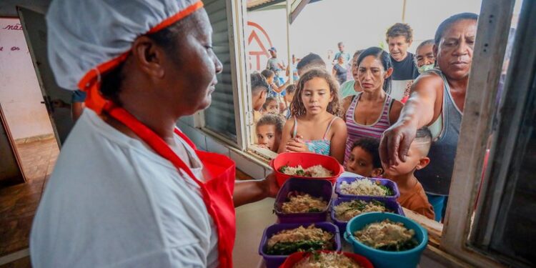 O Ceará diminuiu a quantidade de pessoas em situação de insegurança alimentar, porém ainda há 3 milhões de afetados