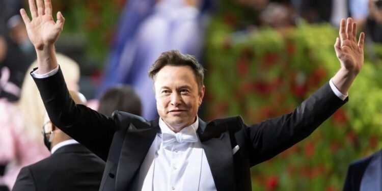 Elon Musk retoma o patamar de mais de US$ 500 bilhões e se isola como o homem mais rico do mundo