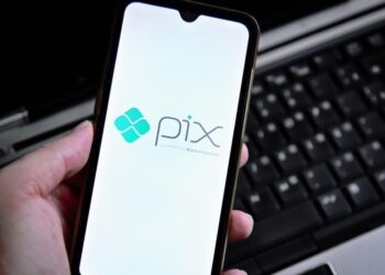 A Receita Federal emitiu um alerta sobre uma falsa informação relacionada ao monitoramento de Pix