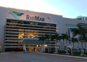 Monte Dourado exibe o Vila do Morro ao mercado imobiliário durante evento no cinema do RioMar