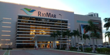Monte Dourado exibe o Vila do Morro ao mercado imobiliário durante evento no cinema do RioMar
