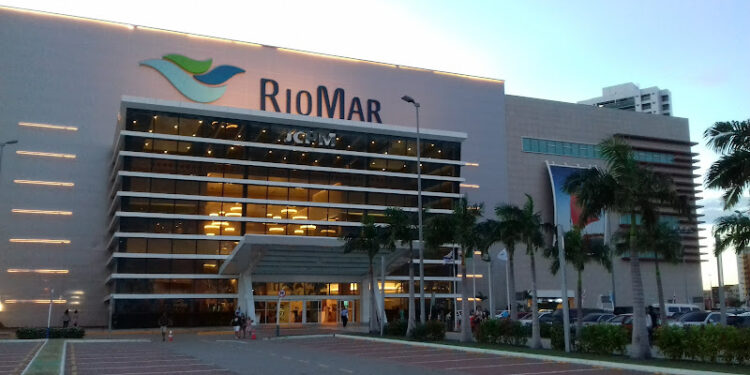 Monte Dourado exibe o Vila do Morro ao mercado imobiliário durante evento no cinema do RioMar