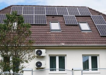 Ceará conquista frente de proteção para pequenos geradores de energia solar