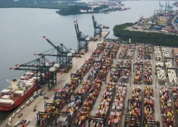 Após a tarifaço, as exportações do Ceará para os EUA caíram em 19 cidades, resultando em um prejuízo superior a US$ 11 milhões