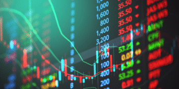 Ibovespa cai aguardando prévia da Vale (VALE3); dólar aumenta para R$ 5,39