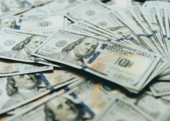 Após a notícia de uma possível restrição dos EUA à China, o dólar encerrou o dia cotado a R$ 5,39