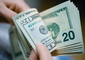 Apesar da “crise” nos Estados Unidos, o dólar continua sendo considerado um refúgio global