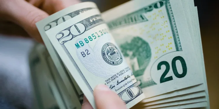 Apesar da “crise” nos Estados Unidos, o dólar continua sendo considerado um refúgio global