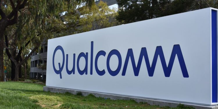 A Qualcomm impulsiona sua expansão no setor de data centers com novos processadores de IA