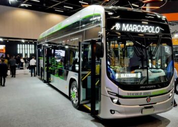 Marcopolo firma parceria com Volvo Buses para comercializar ônibus franceses
